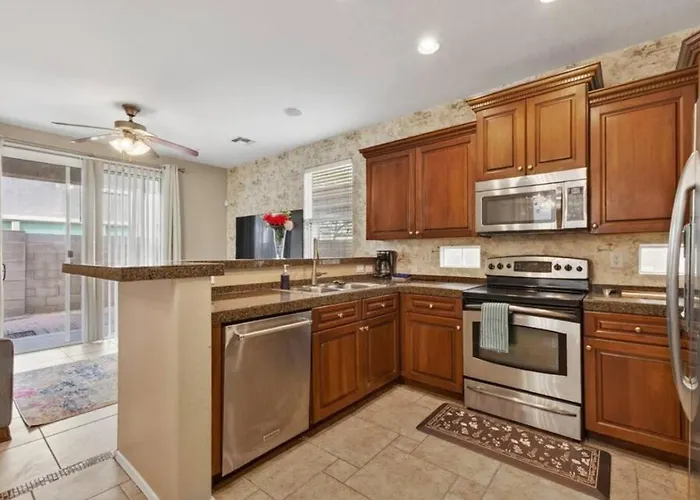 Holiday home 4br Near Phoenix Raceway, Camelback Ranch And State Farm Stadium *