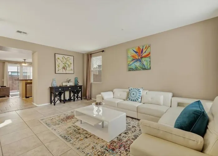 4br Near Phoenix Raceway, Camelback Ranch And State Farm Stadium Holiday home *