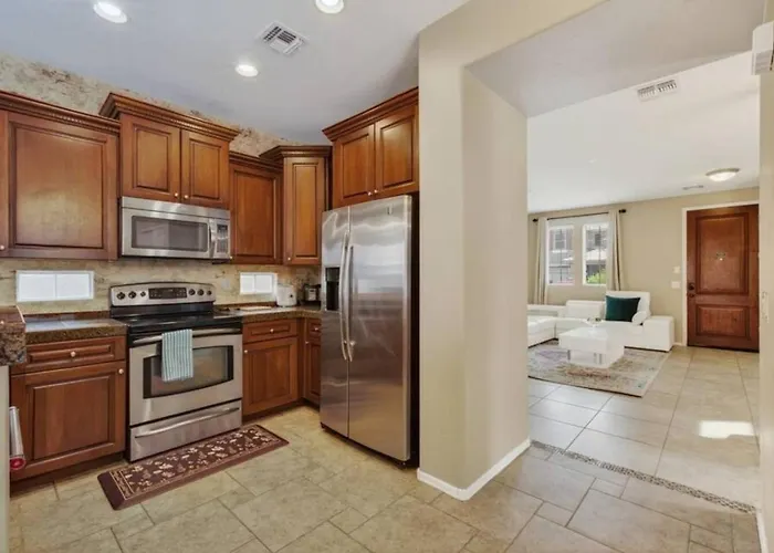 Holiday home 4br Near Phoenix Raceway, Camelback Ranch And State Farm Stadium
