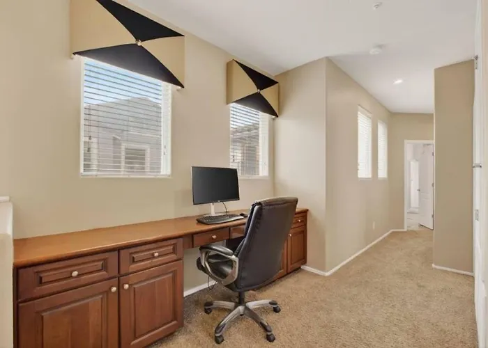 Holiday home 4br Near Phoenix Raceway, Camelback Ranch And State Farm Stadium