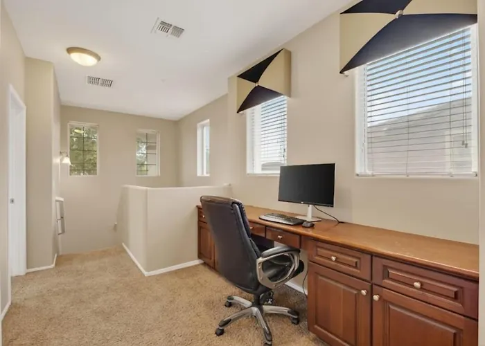Holiday home 4br Near Phoenix Raceway, Camelback Ranch And State Farm Stadium Avondale